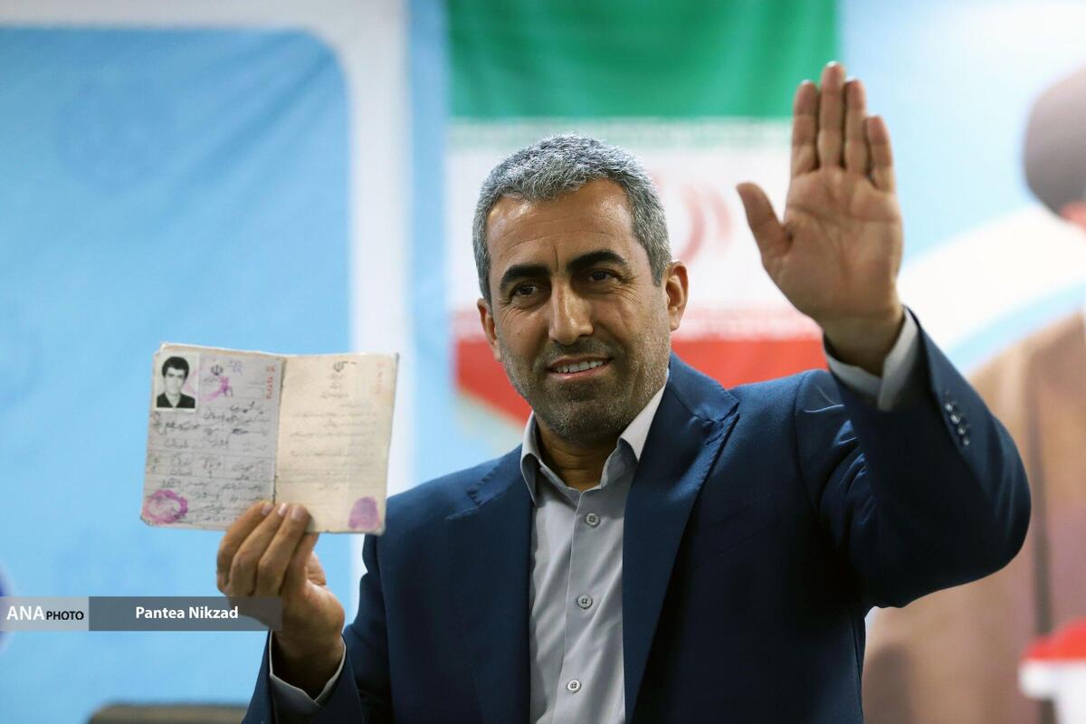 پورابراهیمی در انتخابات ریاست جمهوری ثبت‌نام کرد  هیچ اولویتی مهم‌تر از حل مشکل معیشتی نیست