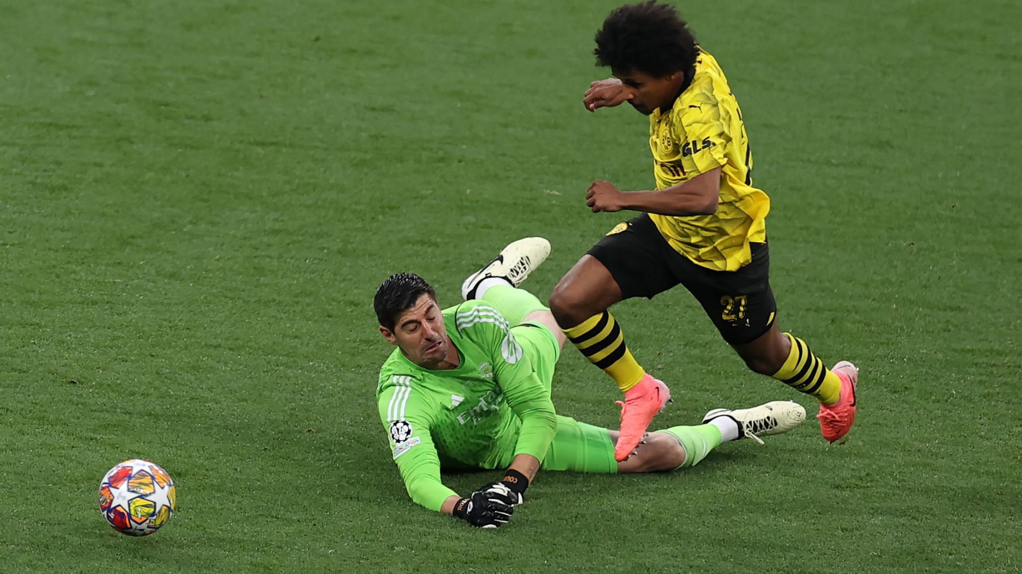 «تیبو» از گلری مصدوم تا قهرمانی بی شنل؛ آیا کورتوا از سیاره‌ای دیگر به رئال مادرید می‌آید؟ 