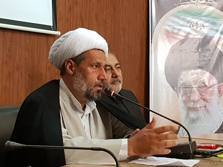 توجه به ابعاد شخصیتی امام خمینی(ره) به پیشرفت کشور می‌انجامد