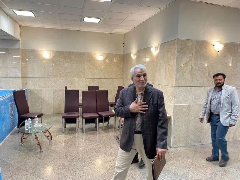 ثبت نام از داوطلبان انتخابات ریاست جمهوری به ایستگاه پایانی رسید/ ثبت نام ۳۷ نفر تا پایان روز چهارم ثبت نام از داوطلبان انتخابات ریاست جمهوری به ایستگاه پایانی رسید/ ثبت نام ۳۷ نفر تا پایان روز چهارم