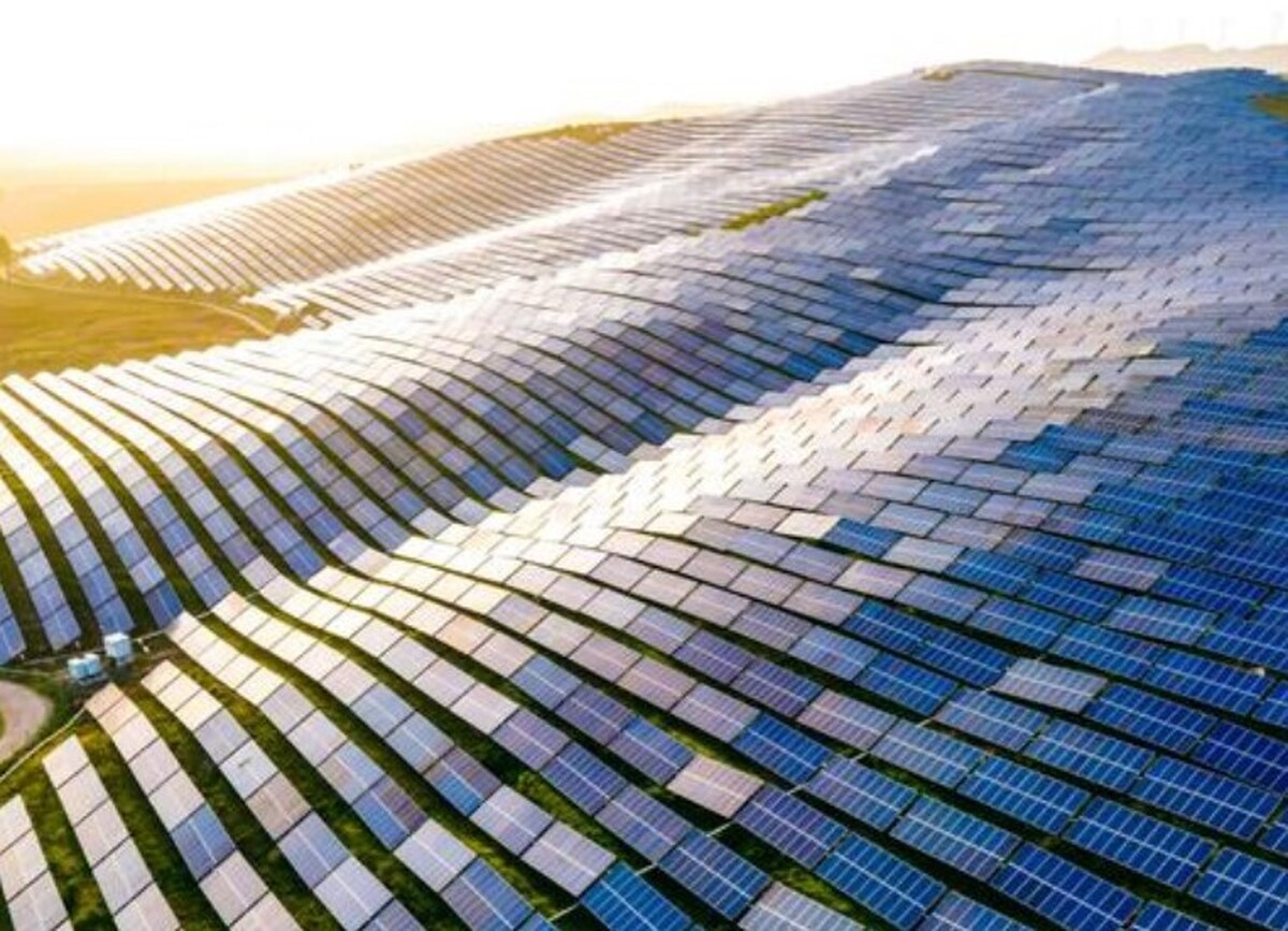 چین بزرگ‌ترین مزرعه خورشیدی جهان را راه‌اندازی کرد تولید سالانه شش میلیارد کیلووات ساعت برق