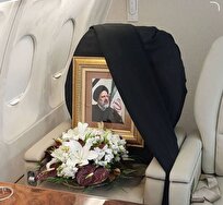 هواپیمای حامل پیکرهای مطهر رئیس جمهور و شهدای خدمت وارد تهران شد+ فیلم و عکس