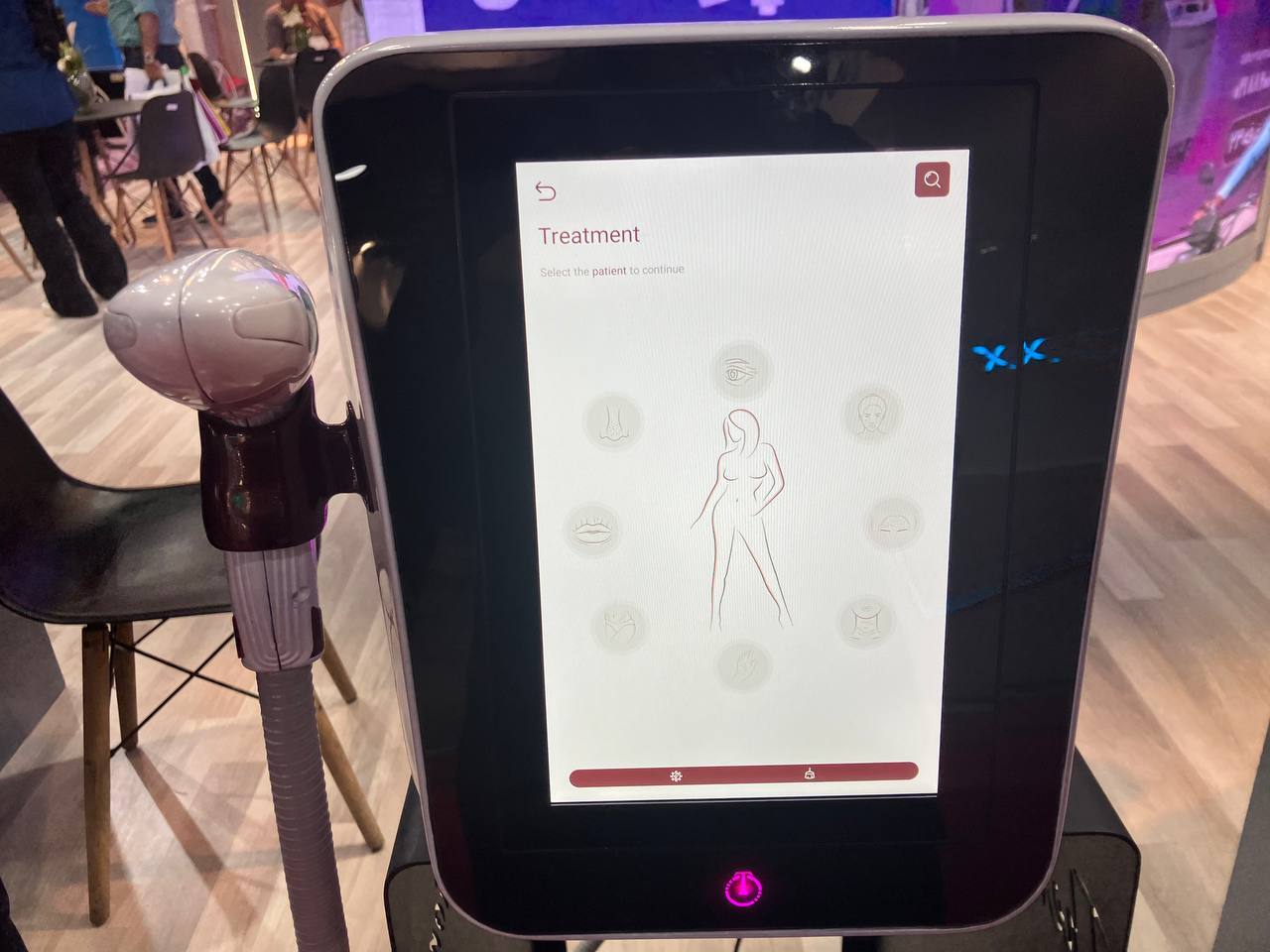 دستگاه جوانساز زیستسازگار با پوست انسان ساخته شد دستگاه جوانساز زیستسازگار با پوست انسان ساخته شد