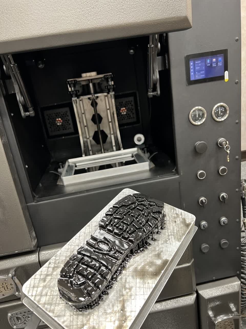 ساخت محصولی فناورانه که هزینه تولید زیورآلات را کاهش میدهد/ تکنولوژی پرینت سهبُعدی بومیسازی شد ساخت محصولی فناورانه که هزینه تولید زیورآلات را کاهش میدهد/ تکنولوژی پرینت سهبُعدی بومیسازی شد