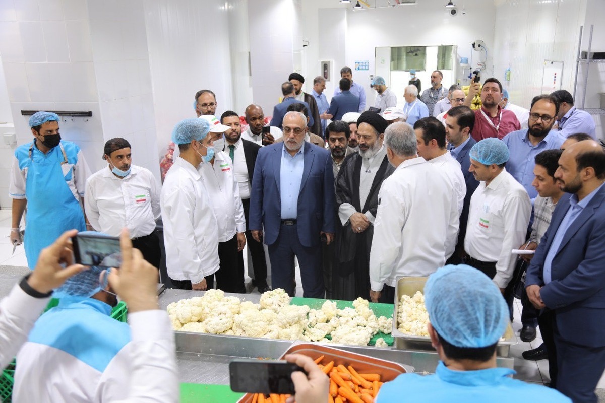 بازدید سرپرست حجاج ایرانی از آشپزخانه مرکزی مکه