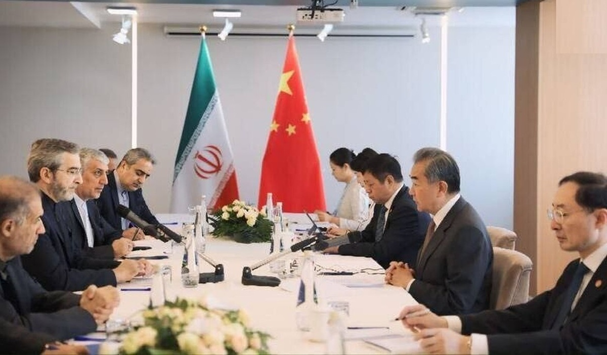 ابراز احترام وزیر خارجه چین به تمامیت ارضی ایران در دیدار با باقری