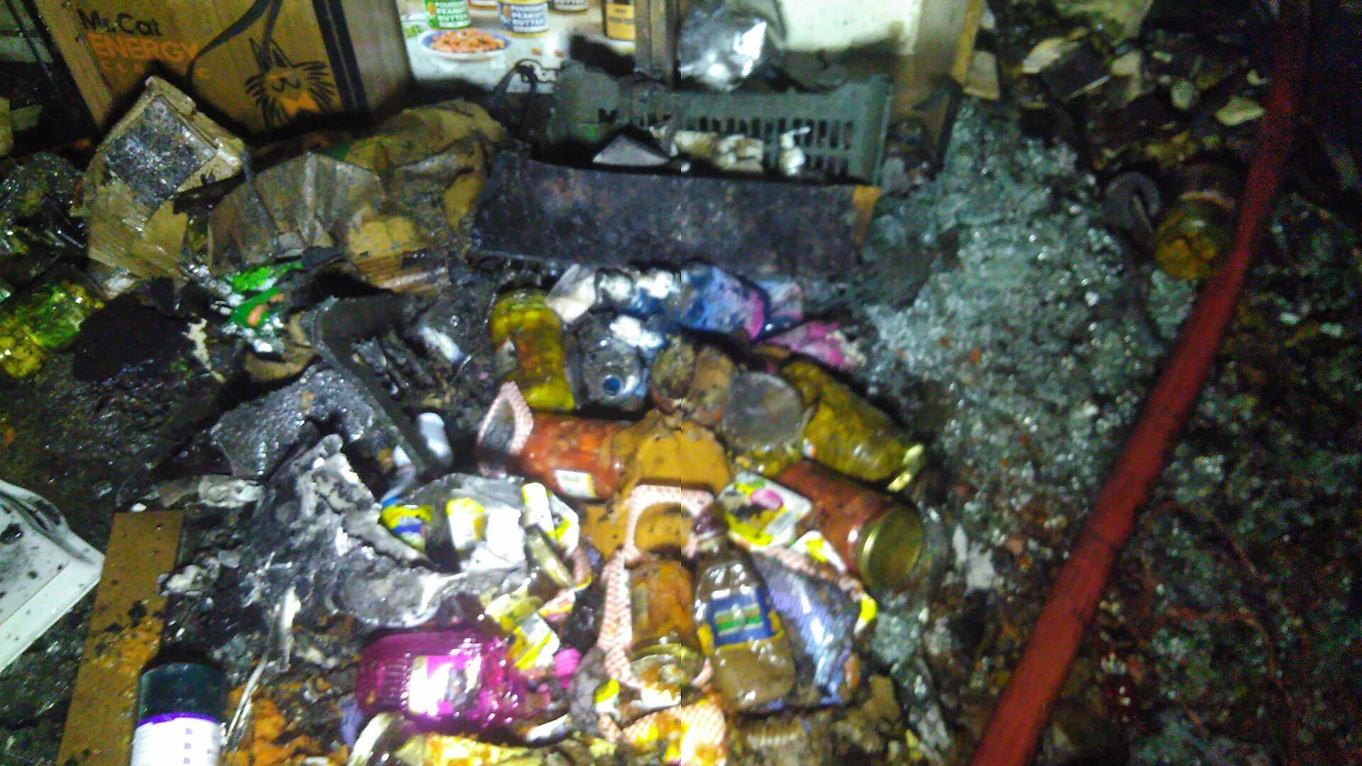 آتش‌سوزی در انبار خرما در مرکز تهران +فیلم