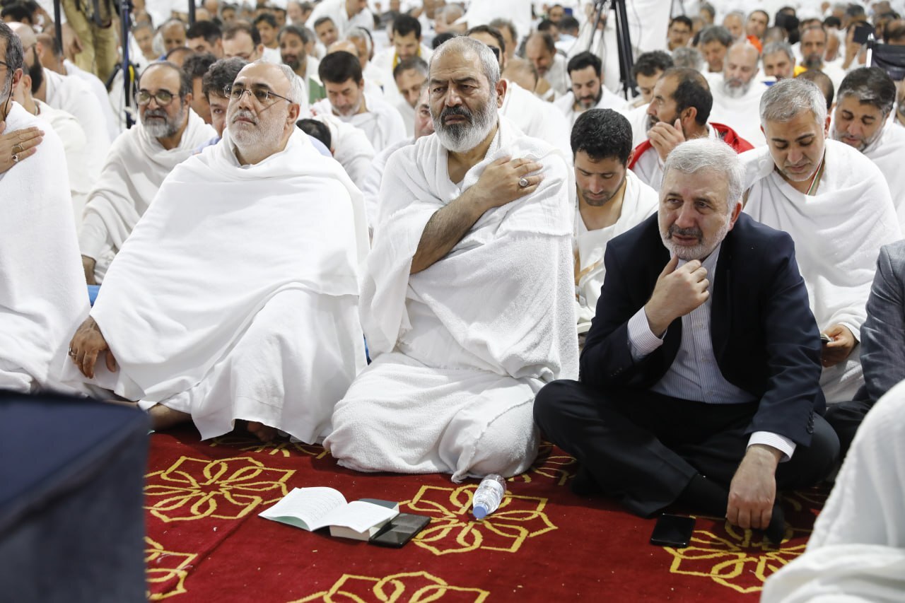 حاشیههای برگزاری دعای عرفه حجاج در عرفات+ فیلم حاشیههای برگزاری دعای عرفه حجاج در عرفات+ فیلم