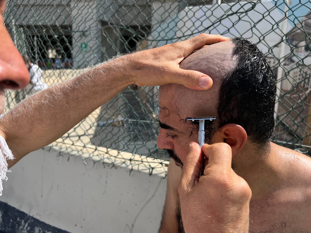 زائران حج در سرزمین منا به شیطان سنگ زدند+ فیلم زائران حج در سرزمین منا به شیطان سنگ زدند+ فیلم