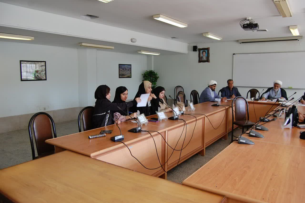 آغاز رقابت ۴۸ تیم ۴ نفره از دانشگاه آزاد کازرون در قالب کرسیهای آزاداندیشی آغاز رقابت ۴۸ تیم ۴ نفره از دانشگاه آزاد کازرون در قالب کرسیهای آزاداندیشی