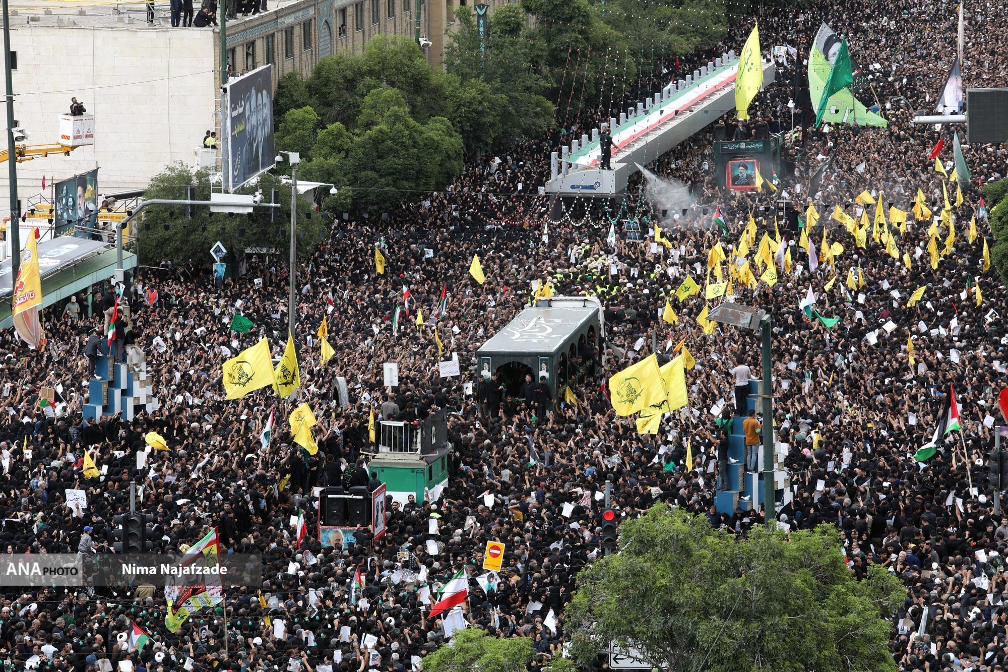 بمااااااااااااااند//////// پیکر شهید آیتالله رئیسی در حرم ضامن آهو به خاک سپرده شد بمااااااااااااااند//////// پیکر شهید آیتالله رئیسی در حرم ضامن آهو به خاک سپرده شد