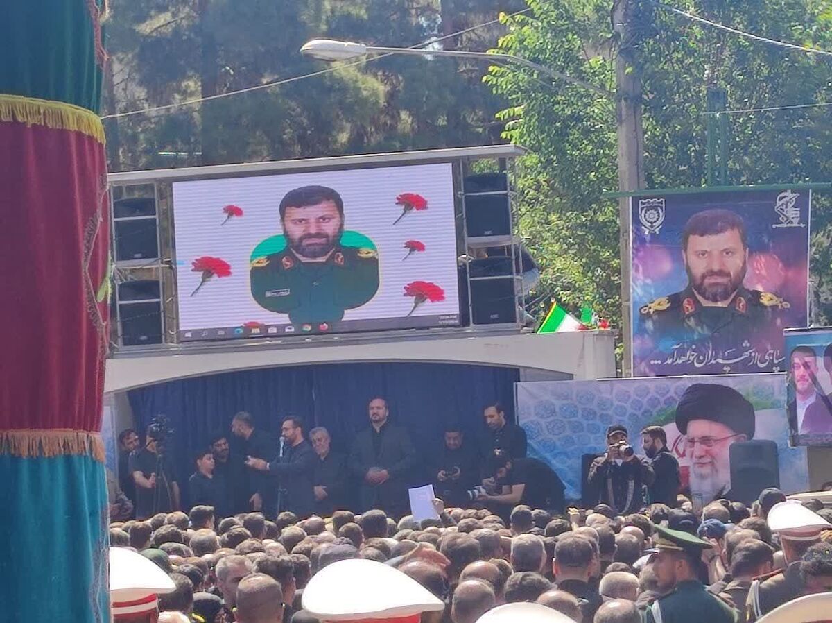 تشییع پیکر سردار موسوی در شهر ری با حضور پرشور مردم
