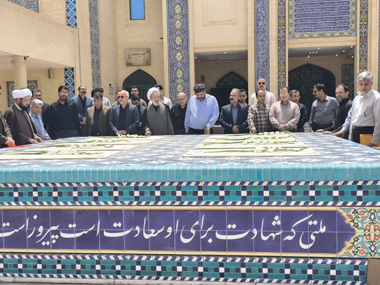 امروز نیاز ما به «شهید جمهور» بیشتر بود/ لباس و عبای خاکی رئیس جمهور پیامهای زیادی دارد امروز نیاز ما به «شهید جمهور» بیشتر بود/ لباس و عبای خاکی رئیس جمهور پیامهای زیادی دارد