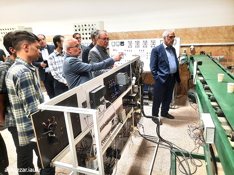 مجموعه برق دانشگاه آزاد اشکذر در کشور کم‌نظیر است