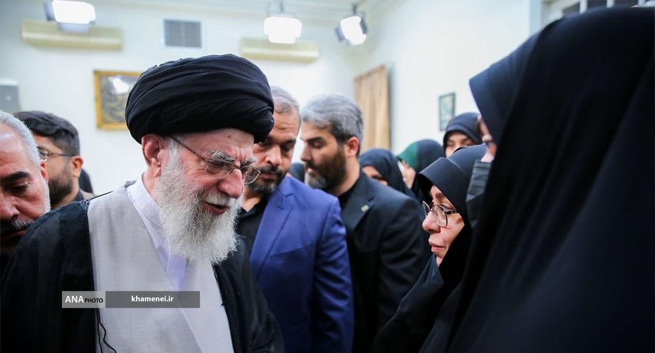 رهبر انقلاب: کار و خدمت برای مردم از بارزترین ویژگیهای شهدای حادثه اخیر است رهبر انقلاب: کار و خدمت برای مردم از بارزترین ویژگیهای شهدای حادثه اخیر است