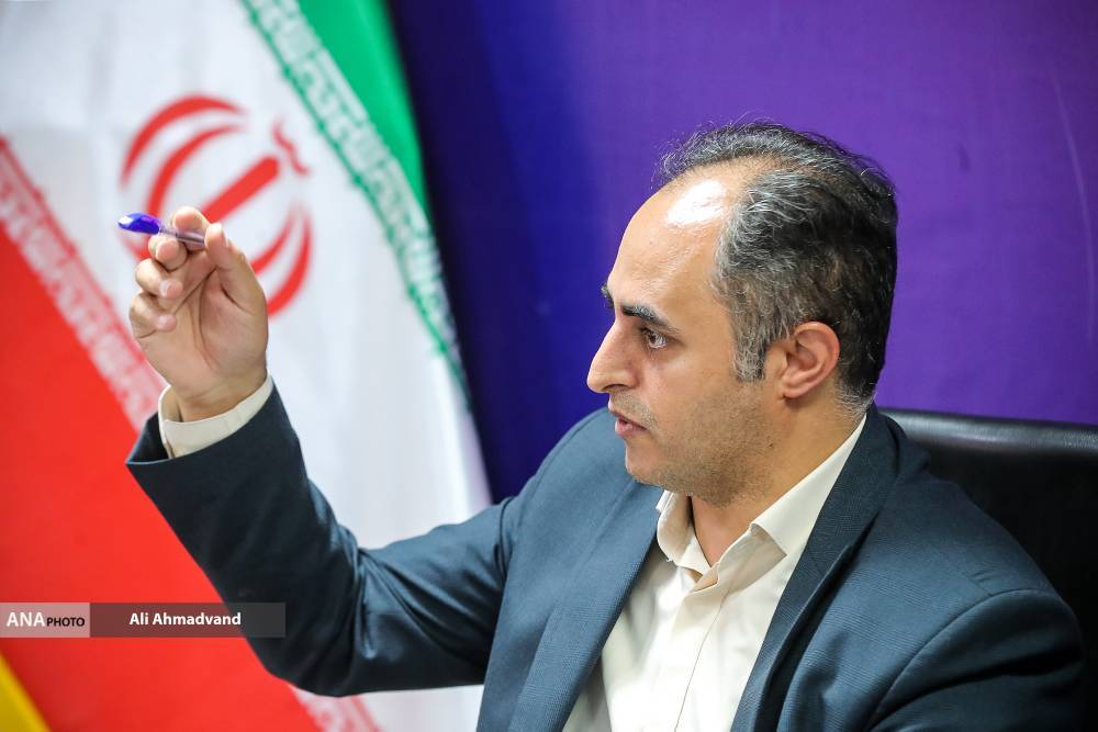 سقوط ۱۱ پلهای ایران در حوزه فناوری جهانی نزول ۵ درصدی تولیدات علمی ایران/ ایران چند قدم تا کشورهای همسایه فاصله دارد؟+ فیلم