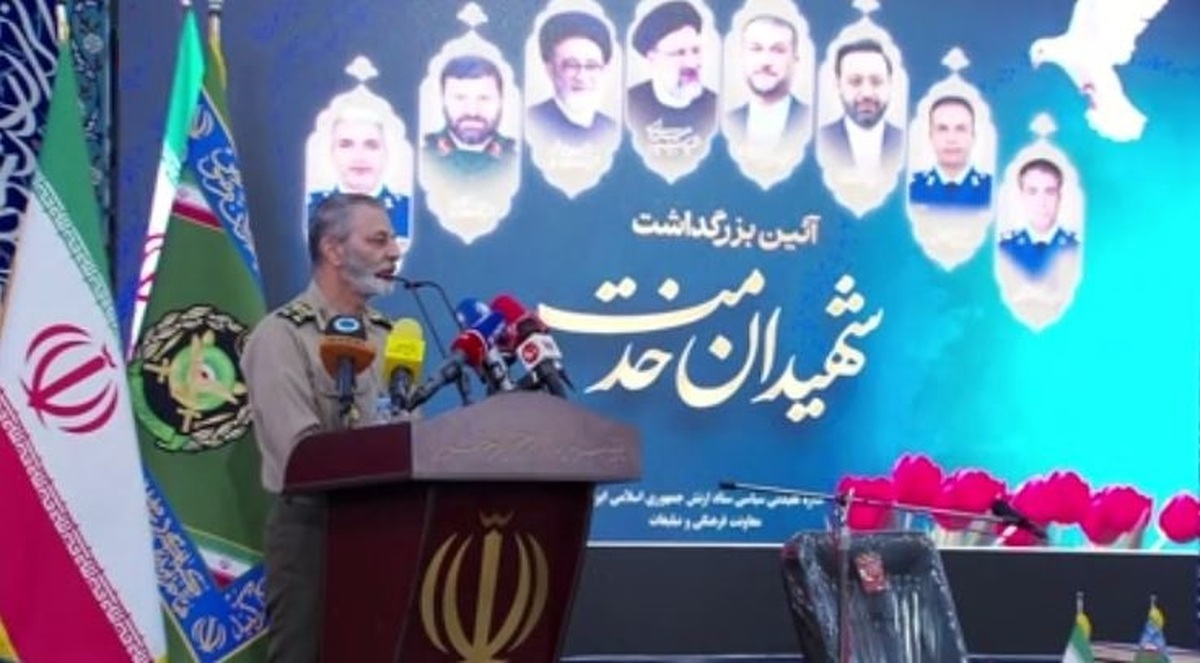 موسوی: ایران ایستاده و با قدرت به پیش می‌رود  دنیا مبهوت بزرگی این ملت است
