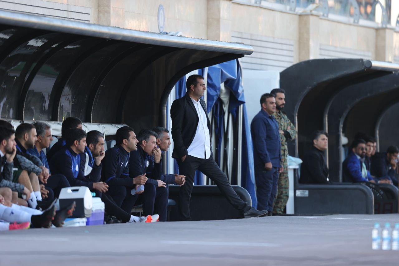 مرور حواشی آخرین تقابل استقلال و گلگهر| داد و فریاد سرمربی یونانی در راهروهای رختکن و صدور بیانیه در بین دو نیمه /«شیتیل» در بازی رفت هم تاثیر داشت!+تصاویر مرور حواشی آخرین تقابل استقلال و گلگهر| داد و فریاد سرمربی یونانی در راهروهای رختکن و صدور بیانیه در بین دو نیمه /«شیتیل» در بازی رفت هم تاثیر داشت!+تصاویر