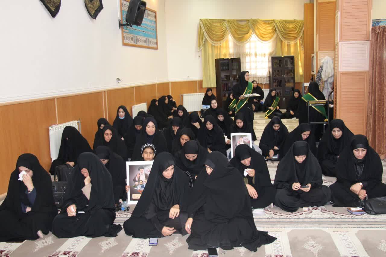 شهید رئیسی برای گرهگشایی از مردم تا سیاه چادر عشایر هم رفت شهید رئیسی برای گرهگشایی از مردم تا سیاه چادر عشایر هم رفت