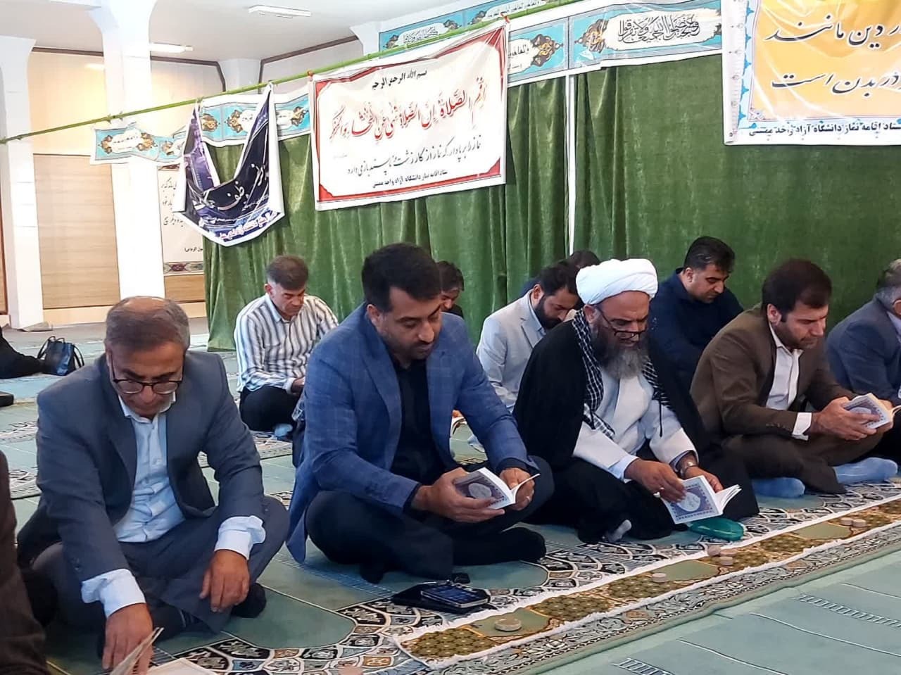 شهدای خدمت تا پای جان پای عهد و وفای خودشان ماندند