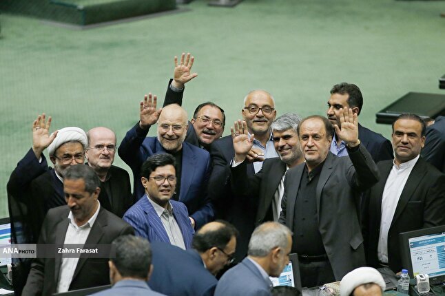 اعتماد نمایندگان به قالیباف/ اعضای هیئت رئیسه مجلس انتخاب شدند اعتماد نمایندگان به قالیباف/ اعضای هیئت رئیسه مجلس انتخاب شدند