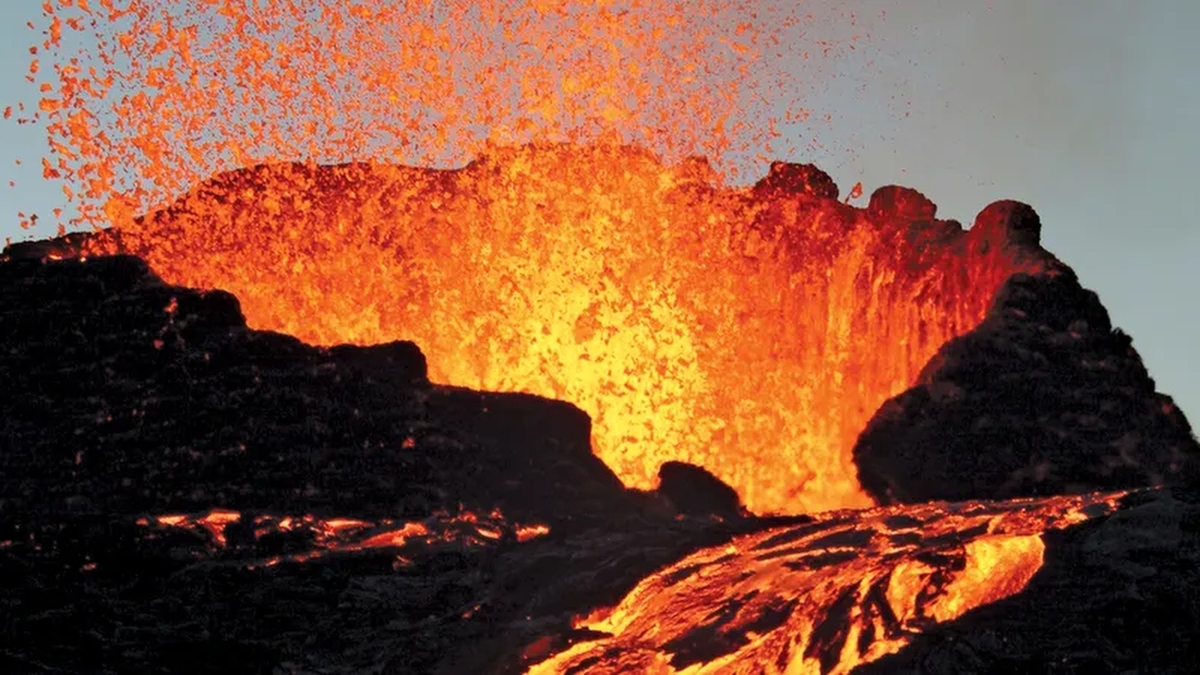 بزرگ‌ترین آتشفشان جهان زیر اقیانوس است! +فیلم