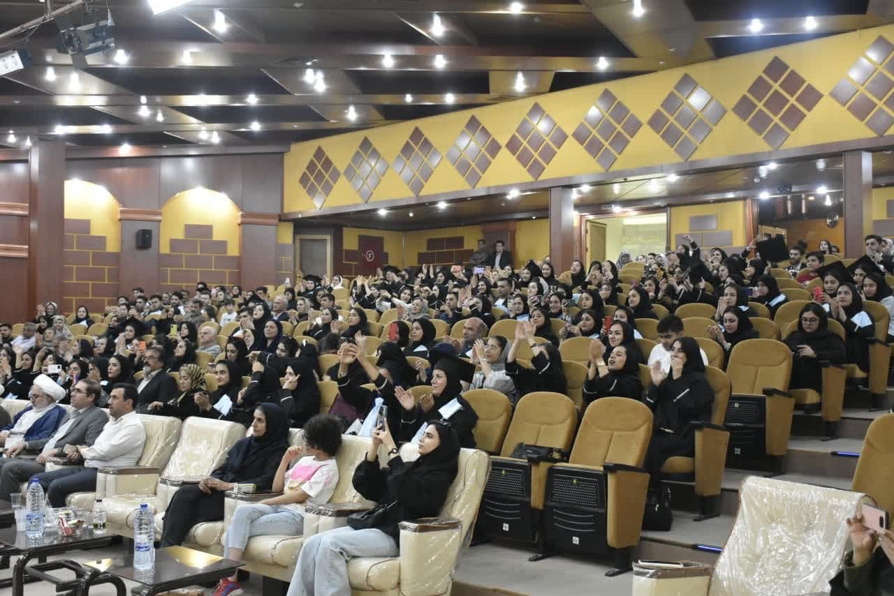 آینده کشور با مردم‌داری و فعالیت مضاعف ساخته می‌شود