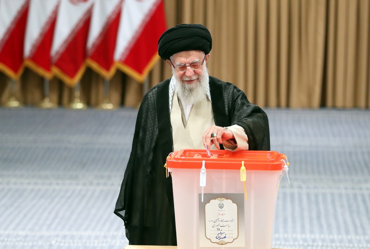 مرحله دوم انتخابات چهاردهم ریاست جمهوری آغاز شد/ مردم باید همتشان بیشتر باشد مرحله دوم انتخابات چهاردهم ریاست جمهوری آغاز شد/ مردم باید همتشان بیشتر باشد