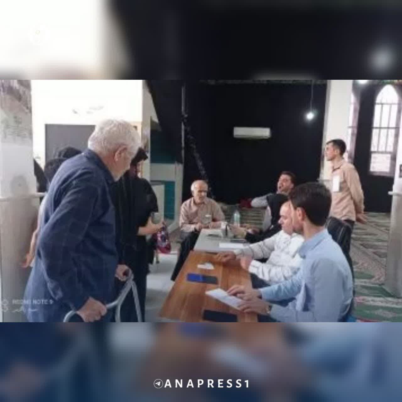 حماسه حضور ملت ایران در گام دوم انتخابات/ شور و شوق کم‌سابقه پای صندوق‌های رأی