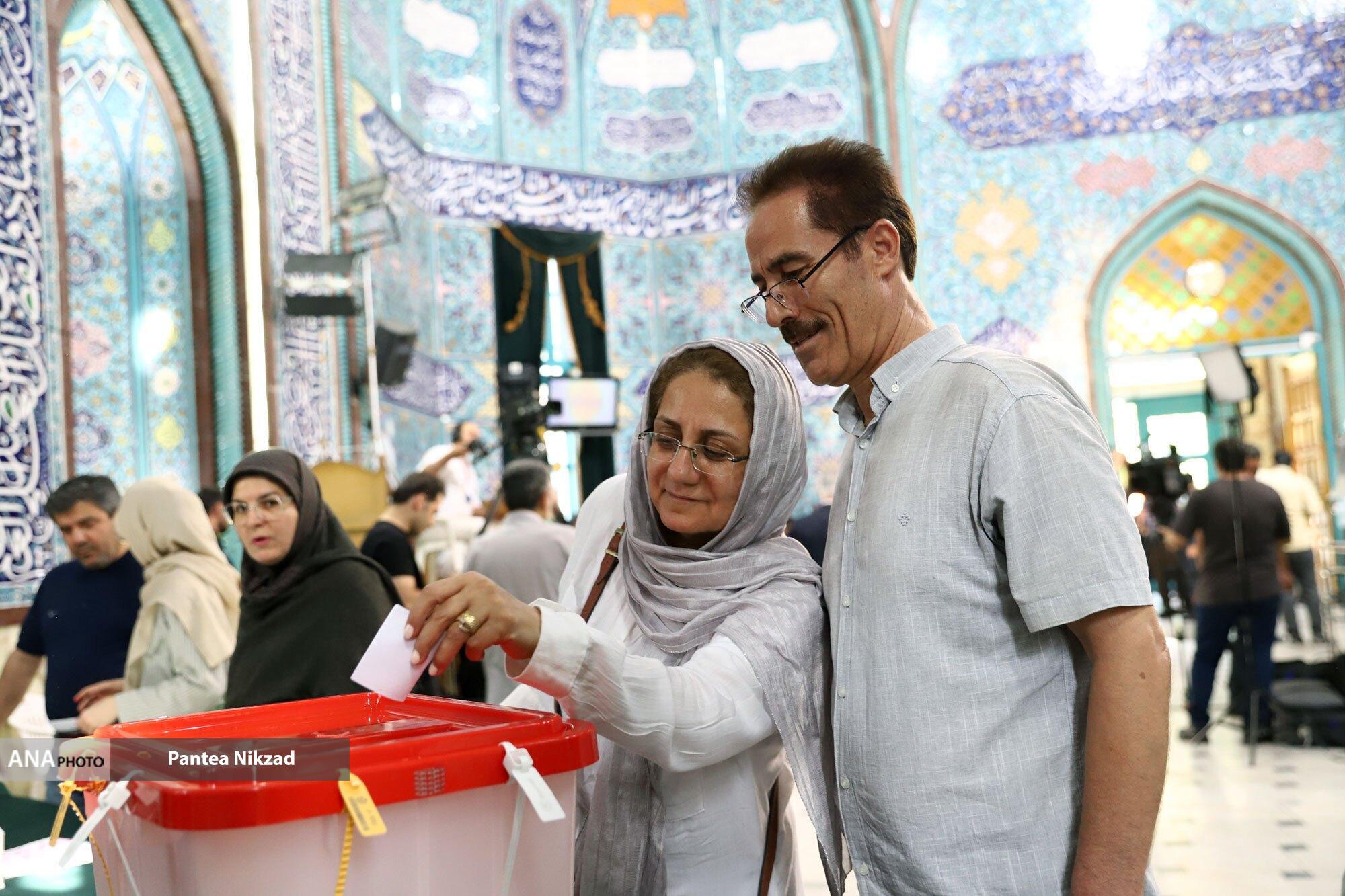 نگاهی به انتخابات از دوربین آنا نگاهی به انتخابات از دوربین آنا