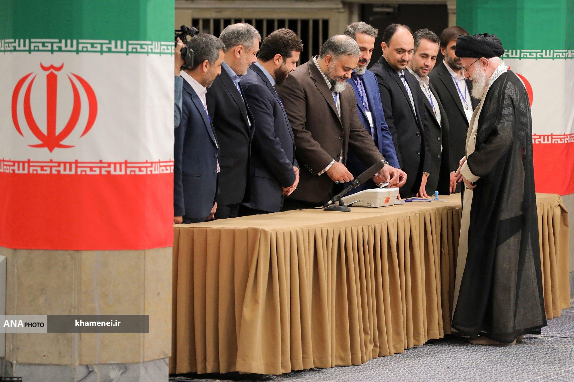 نگاهی به انتخابات از دوربین آنا نگاهی به انتخابات از دوربین آنا