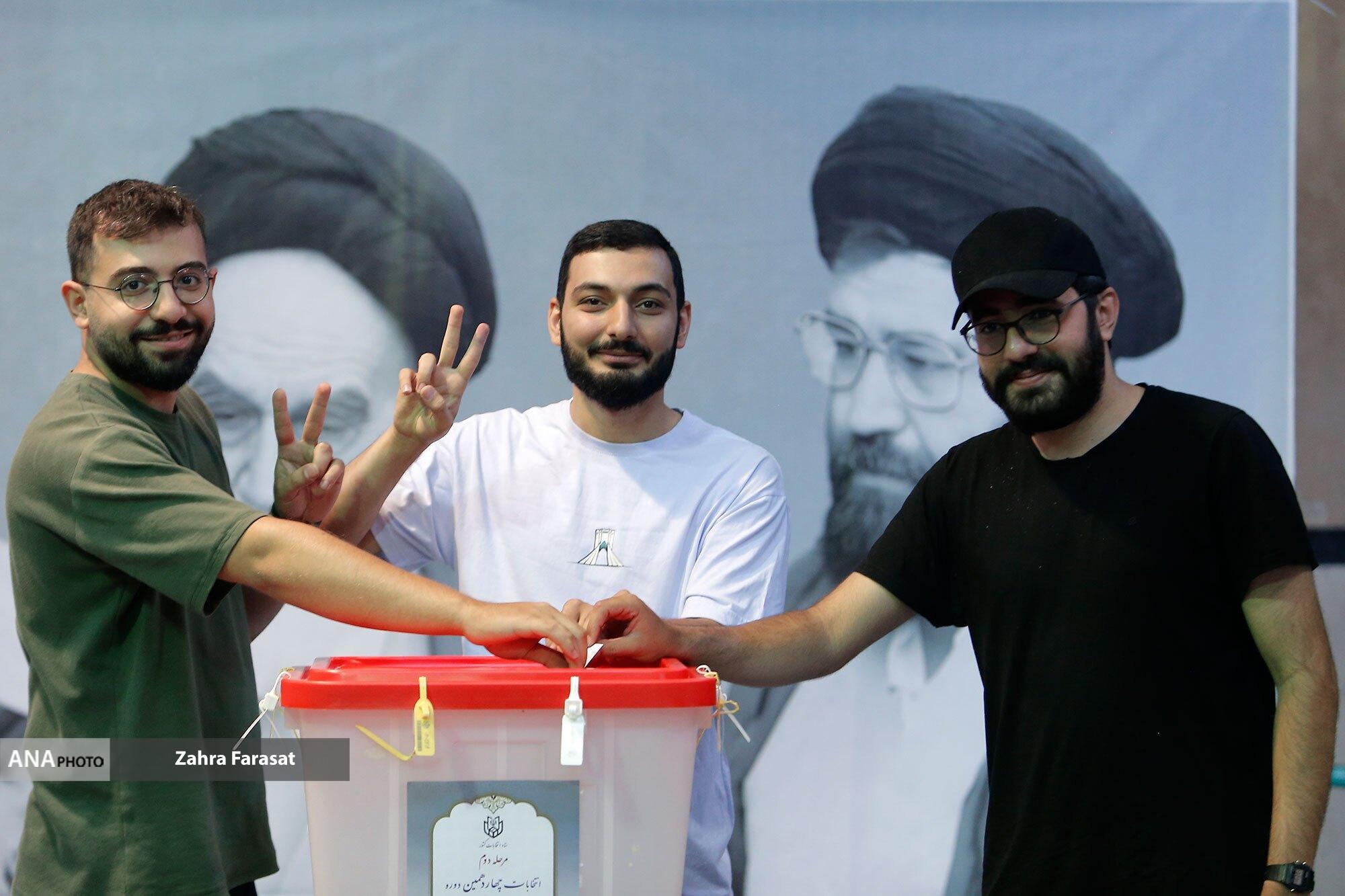 نگاهی به انتخابات از دوربین آنا نگاهی به انتخابات از دوربین آنا