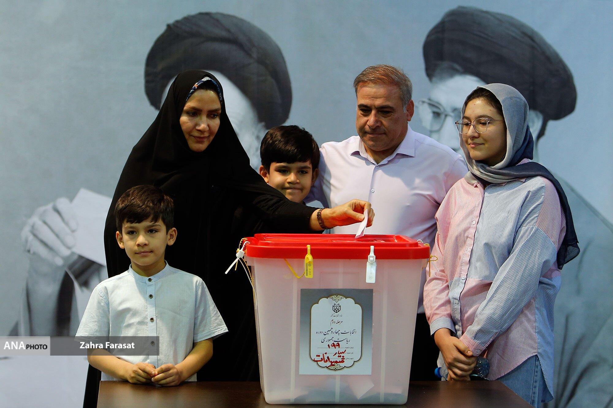 نگاهی به انتخابات از دوربین آنا نگاهی به انتخابات از دوربین آنا