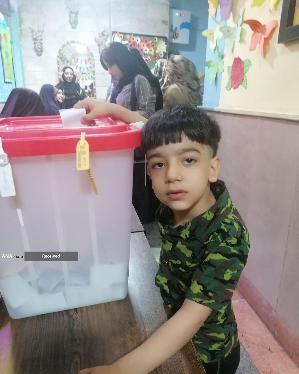 نمایشی از شور و شعور مردمی در انتخابات