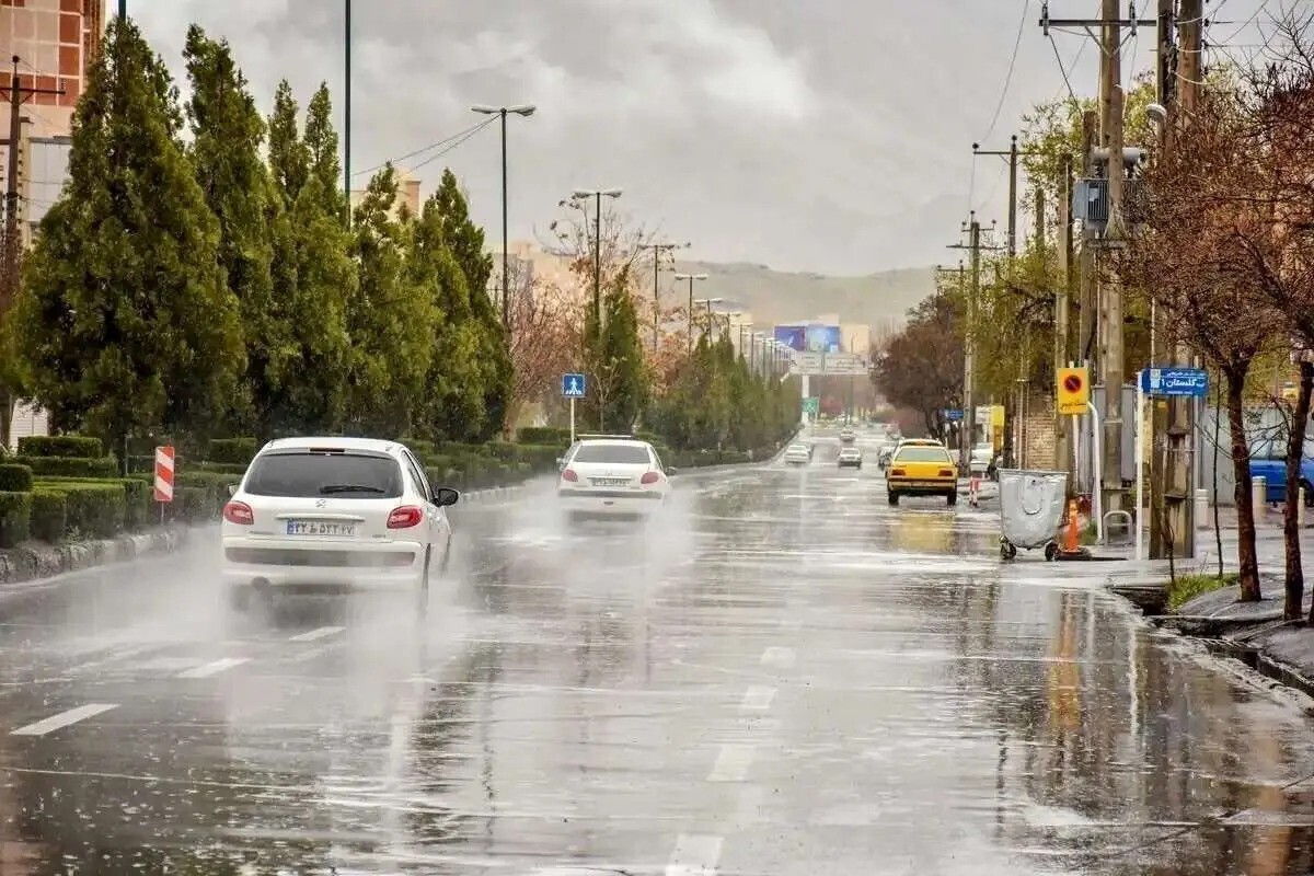 تداوم رگبار و رعد و برق و صدور هشدار نارنجی برای ۱۱ استان