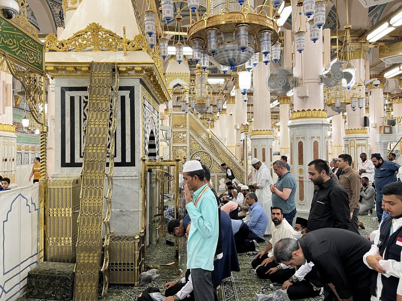 وداع زائران ایرانی با شهر پیامبر(ص) + فیلم وداع زائران ایرانی با شهر پیامبر(ص) + فیلم