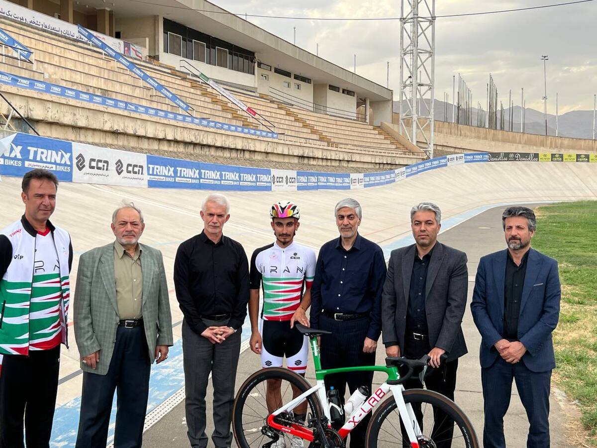 بازدید وزیر ورزش از تمرینات تنها نماینده دوچرخه سواری ایران در المپیک/ هاشمی: ۱۳ میلیارد تومان برای نوسازی تجهیزات دوچرخه سواری هزینه کردیم+فیلم
