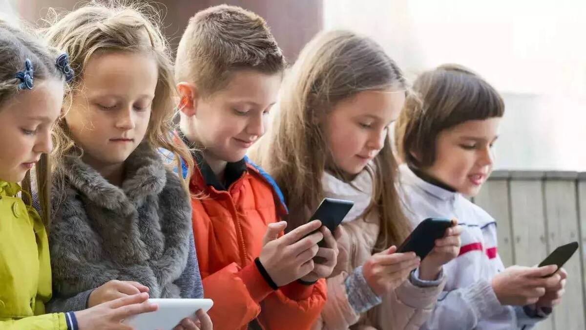 استفاده از تلفن‌ هوشمند در مدارس ایالات متحده ممنوع می‌شود