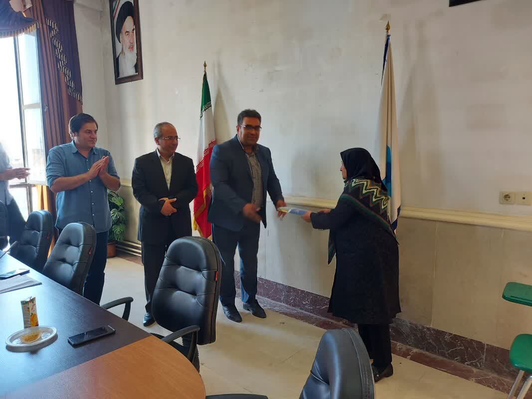 وجود رفاقت و همدلی بین دانشگاهیان مرهون تلاش کارکنان بازنشسته است وجود رفاقت و همدلی بین دانشگاهیان مرهون تلاش کارکنان بازنشسته است