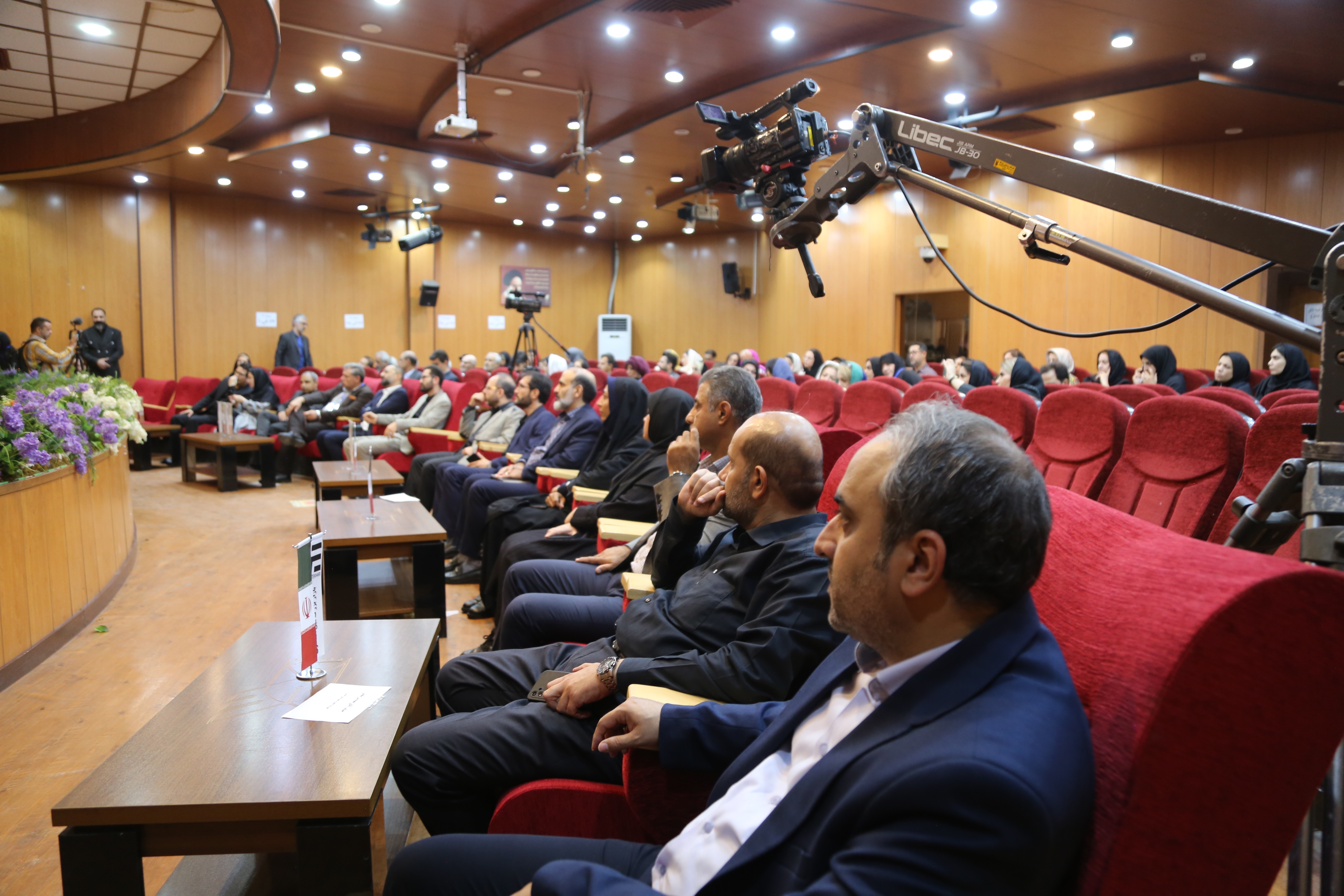 بازار فروش صنایعدستی خُرد نیاز به توجه ویژه دارد/ وجود ۲ هزار مرکز تولیدی و صنعتی در شهرستان قدس بازار فروش صنایعدستی خُرد نیاز به توجه ویژه دارد/ وجود ۲ هزار مرکز تولیدی و صنعتی در شهرستان قدس