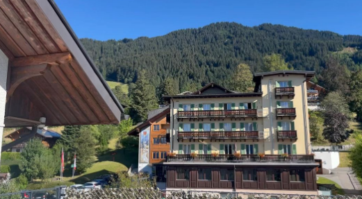 کالج آیگلون تحصیل به قیمت طلا: نگاهی به گرانترین مدارس جهان