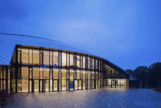 موسسه له روزه تحصیل به قیمت طلا: نگاهی به گرانترین مدارس جهان