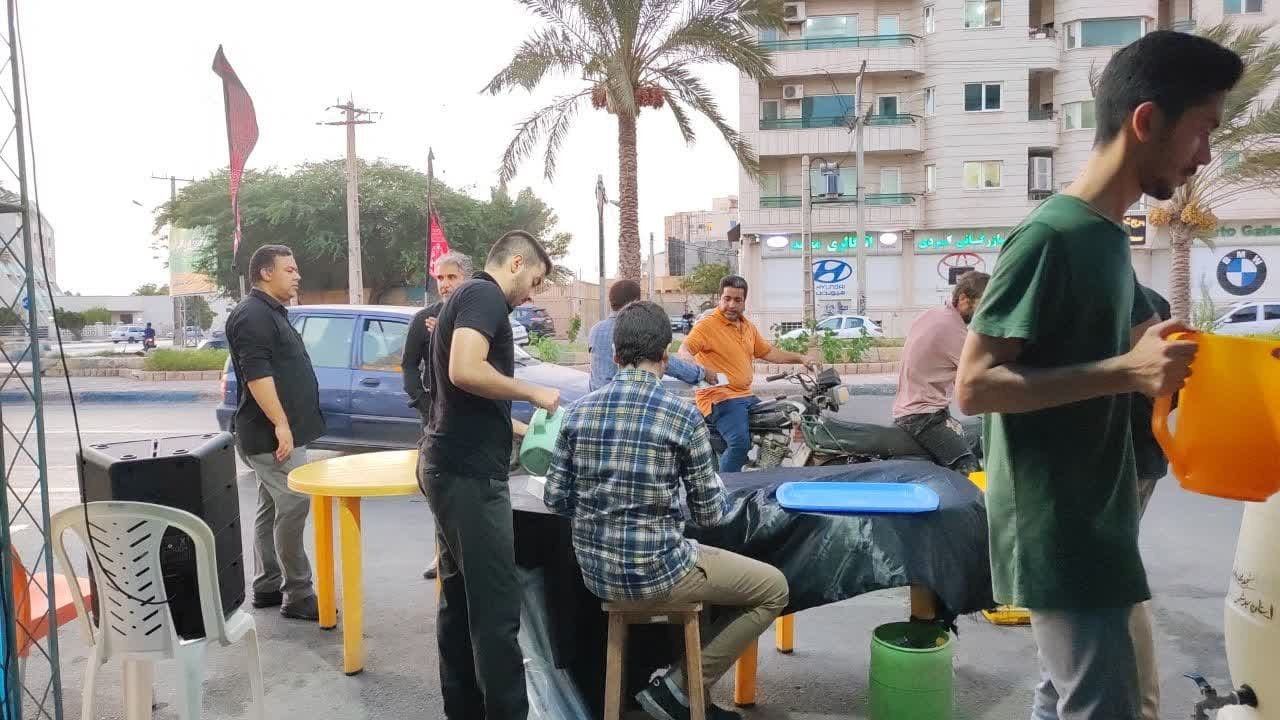 پر از عشق؛ حکایت این روزهای هیئت انصارالحسین(ع)؛ از پول توجیبی دانشجویان تا ماناترین قاب تصویر