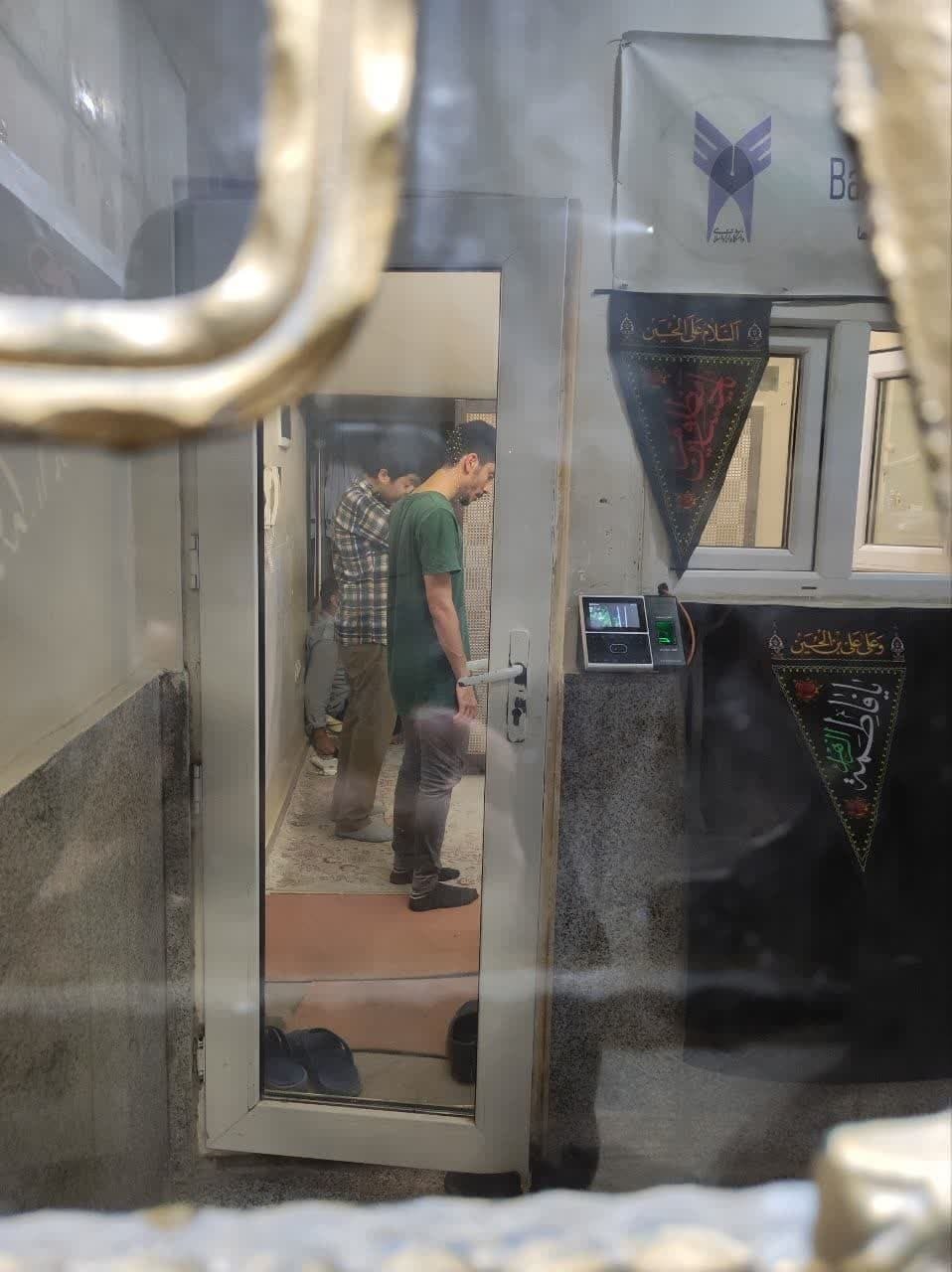 پر از عشق؛ حکایت این روزهای هیئت انصارالحسین(ع)؛ از پول توجیبی دانشجویان تا ماناترین قاب تصویر پر از عشق؛ حکایت این روزهای هیئت انصارالحسین(ع)؛ از پول توجیبی دانشجویان تا ماناترین قاب تصویر