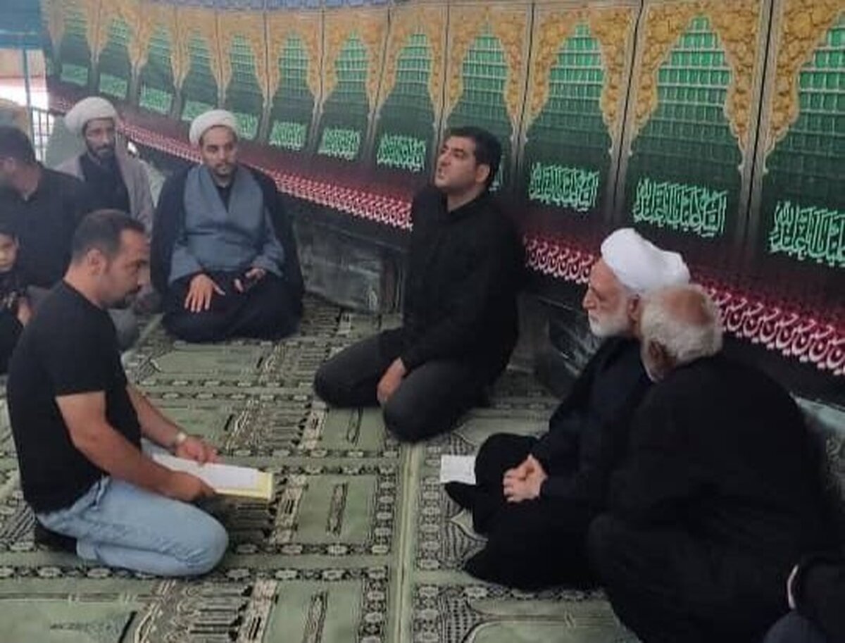 گفتگوی اژه‌ای با مردم در یکی از مساجد تهران