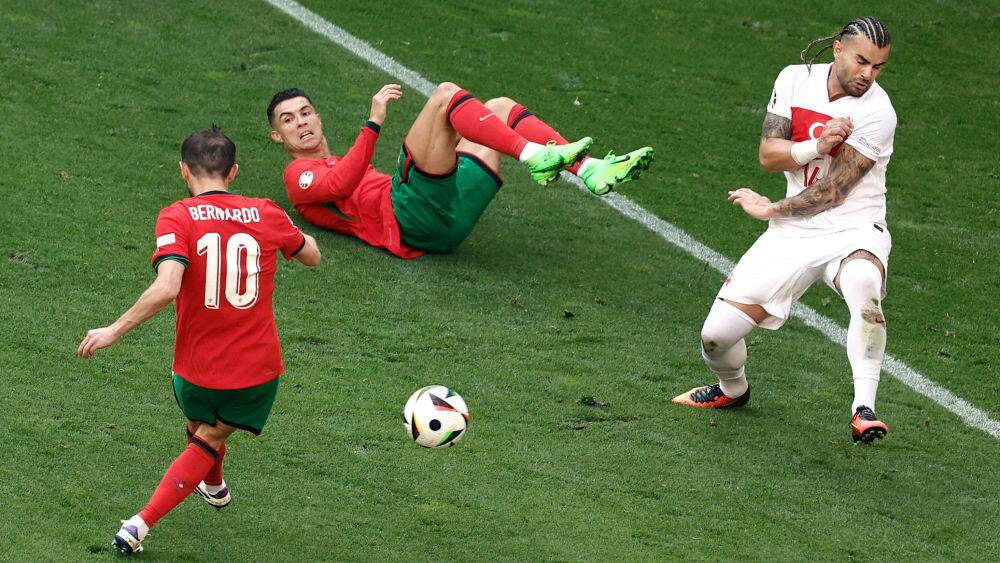 «کریس» نماد رفاقت، اتحاد و از خودگذشتگی؛ چه کسی گفته «کریستیانو رونالدو» خودخواه است؟ «کریس» نماد رفاقت، اتحاد و از خودگذشتگی؛ چه کسی گفته «کریستیانو رونالدو» خودخواه است؟