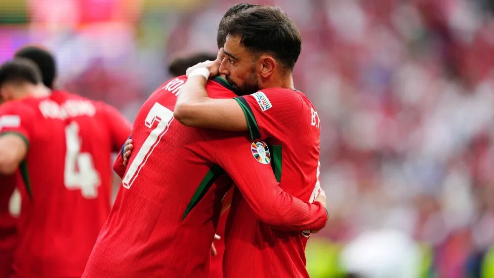 «کریس» نماد رفاقت، اتحاد و از خودگذشتگی؛ چه کسی گفته «کریستیانو رونالدو» خودخواه است؟ «کریس» نماد رفاقت، اتحاد و از خودگذشتگی؛ چه کسی گفته «کریستیانو رونالدو» خودخواه است؟