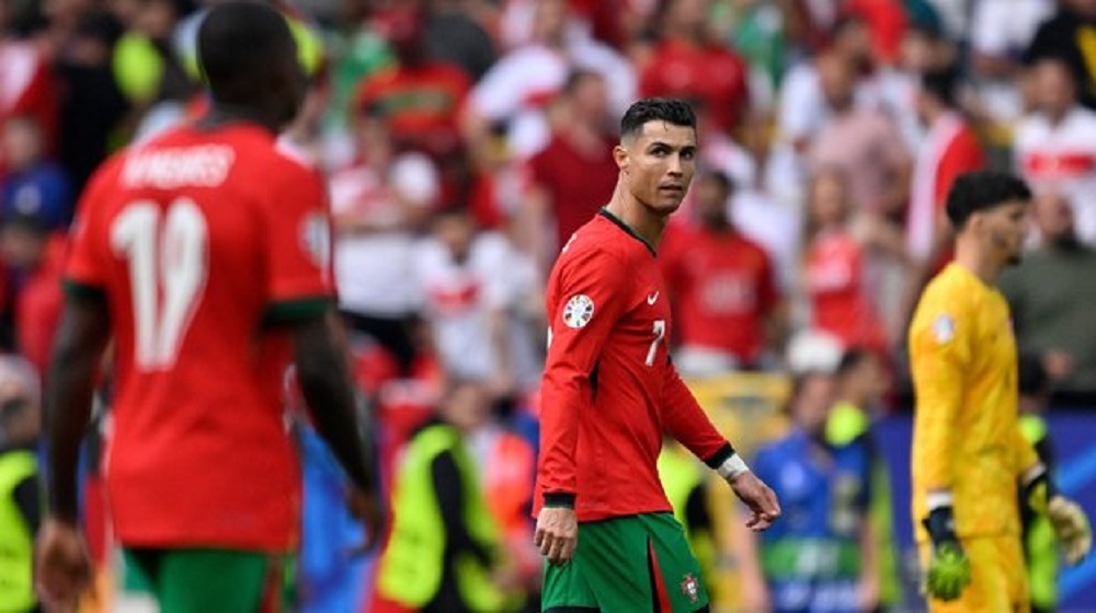 «کریس» نماد رفاقت، اتحاد و از خودگذشتگی؛ چه کسی گفته «کریستیانو رونالدو» خودخواه است؟ «کریس» نماد رفاقت، اتحاد و از خودگذشتگی؛ چه کسی گفته «کریستیانو رونالدو» خودخواه است؟