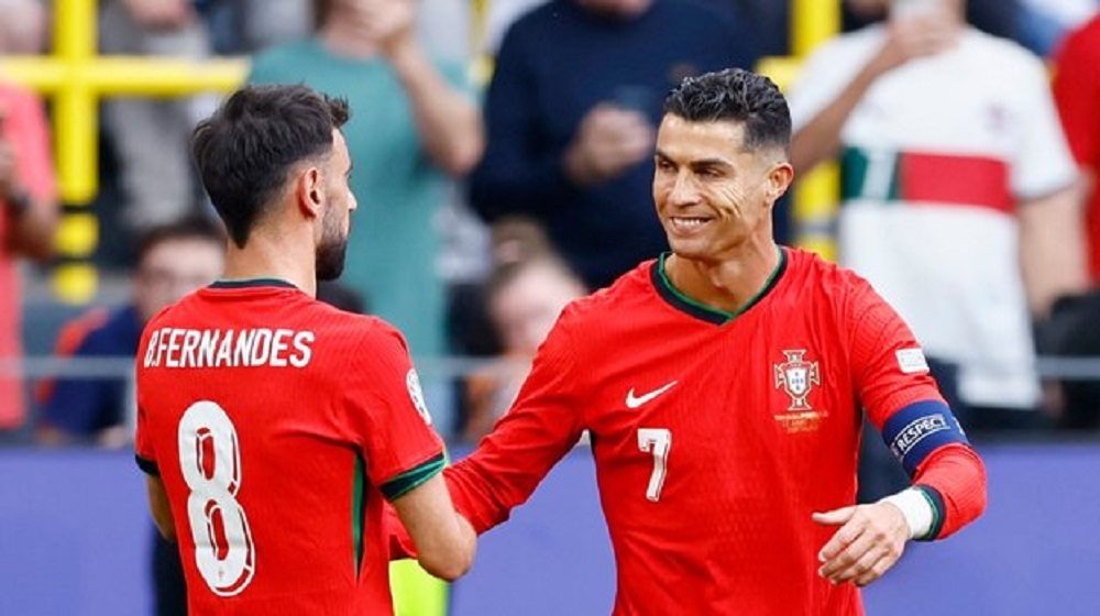 «کریس» نماد رفاقت، اتحاد و از خودگذشتگی؛ چه کسی گفته «کریستیانو رونالدو» خودخواه است؟ «کریس» نماد رفاقت، اتحاد و از خودگذشتگی؛ چه کسی گفته «کریستیانو رونالدو» خودخواه است؟