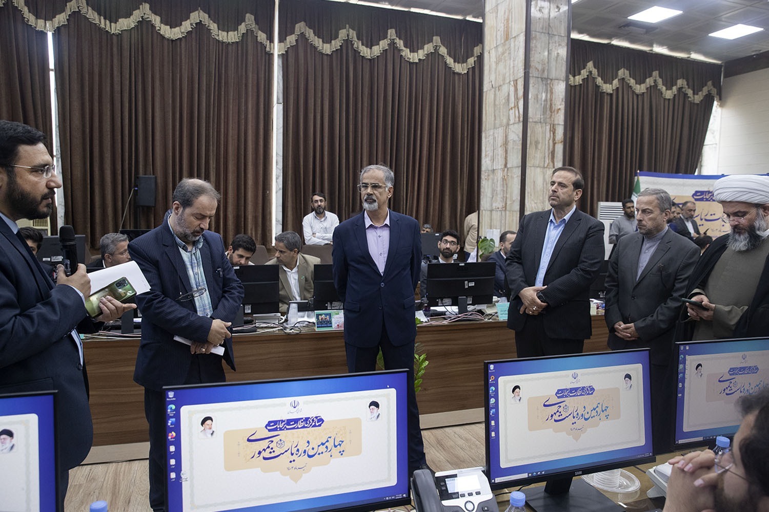 گزارش آنا از نمایش «عزت و آبروی ملی» ایرانیان/ مشارکت حداکثری برای خلق حماسه تیرماه گزارش آنا از نمایش «عزت و آبروی ملی» ایرانیان/ مشارکت حداکثری برای خلق حماسه تیرماه